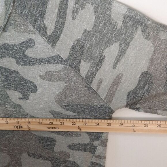Z-Supply Size Large Super Soft Cozy Lightweight Knit Sweater Faded Camouflage - Picture 6 of 10